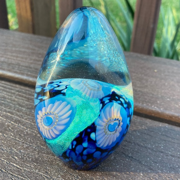ROBERT EICKHOLT Art Glass Paperweight Egg Shaped Iridescent Sea Flowers Signed - Picture 4 of 15